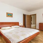 Дом отдыха Awesome In Лижнян