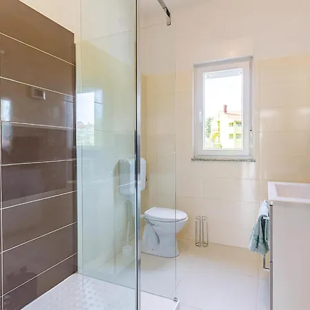 Beautiful In With Kitchen Holiday home *