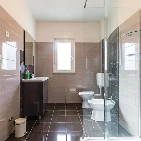 Holiday home Beautiful In With Kitchen *