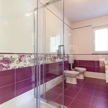 Beautiful In With Kitchen *