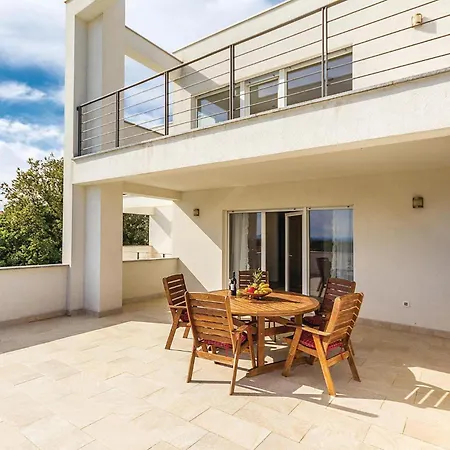 Beautiful In With Kitchen Holiday home *